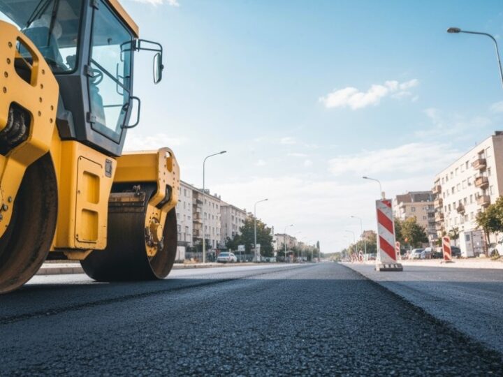 Wiosenne sprzątanie ulic i chodników w Bytomiu