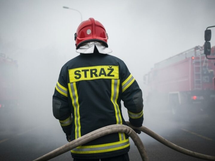 Dwa pożary w Bytomiu: strażacy gaszą ogień na Powstańców i Narutowicza