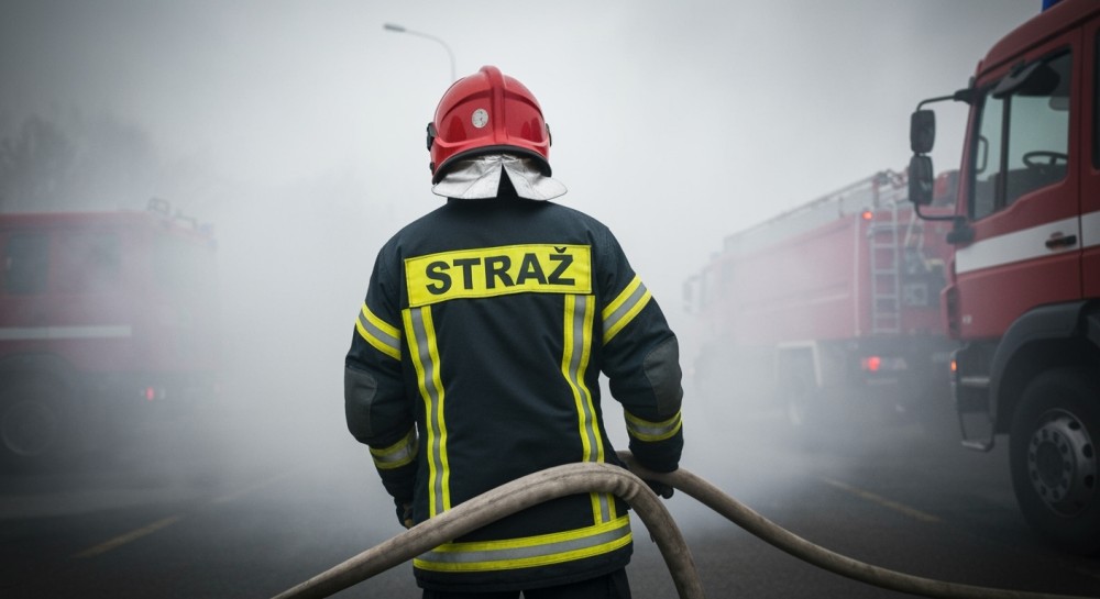 Dwa pożary w Bytomiu: strażacy gaszą ogień na Powstańców i Narutowicza