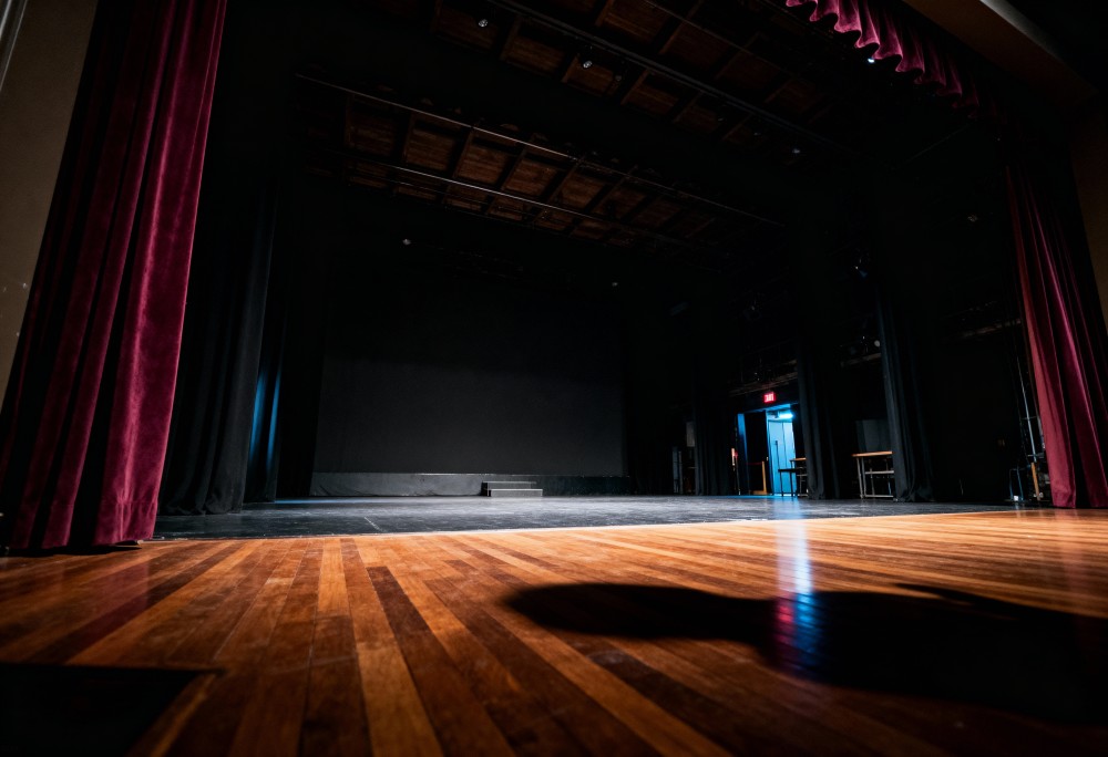 Bez prądu, w rytmie serca: „Dopamina” w Teatrze Rozbark