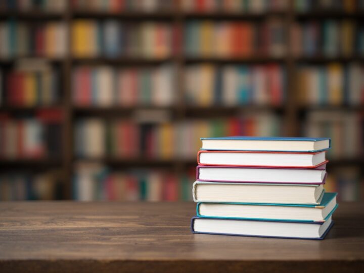 Nowa książka w bibliotece: „Chodziłem po słonecznej stronie ulicy” Roberta Ackermanna