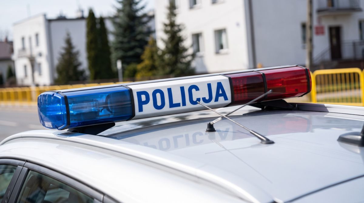 Mieszkanie w Dąbrowie Górniczej zaskakuje: nielegalny handel papierosami na wyciągnięcie ręki!