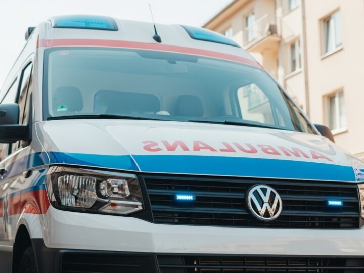 Kierująca straciła przytomność za kierownicą – policjanci uratowali ją w ostatniej chwili